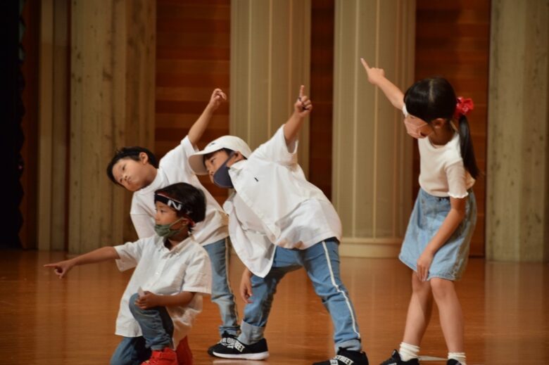 加古川ダンスフェスティバルでキッズダンスをおどる子ども達